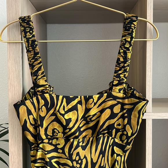 Nina Dress In Metallic Gold - Abstract Leopard Seaweed, size 2, perfect shape - Picture 7 of 7